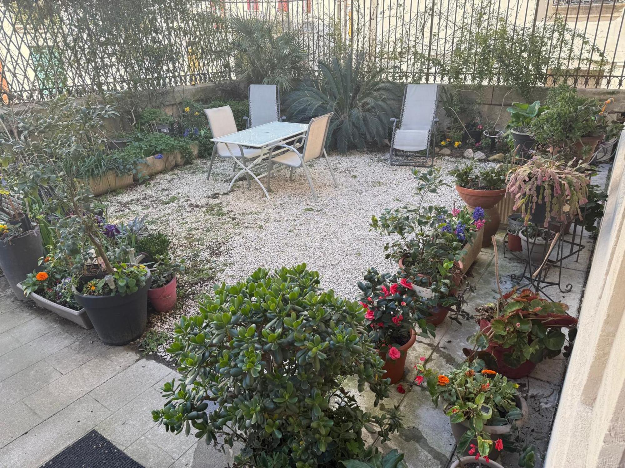 Studio 30 m2 avec jardin dans maison de maître Béziers Extérieur photo